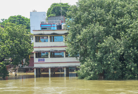 Kosi nears High Flood Level in Katihar’s Kursela as floodwaters cut off villages, destroy crops