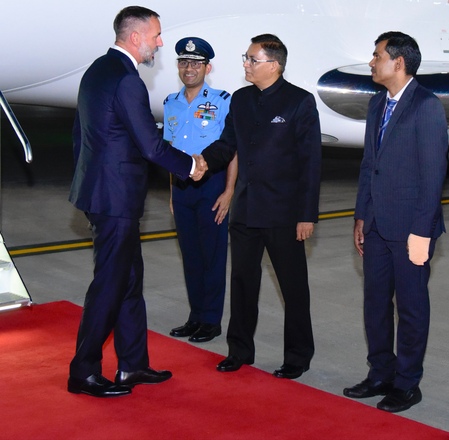 Prince Rahim Aga Khan V arrives in India for week-long visit