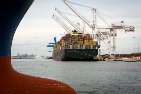US lawmakers seek swift tariff refunds