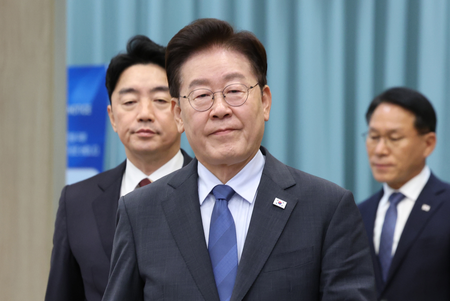 South Korean President’s approval rating hits new low amid controversy over Cabinet reshuffle