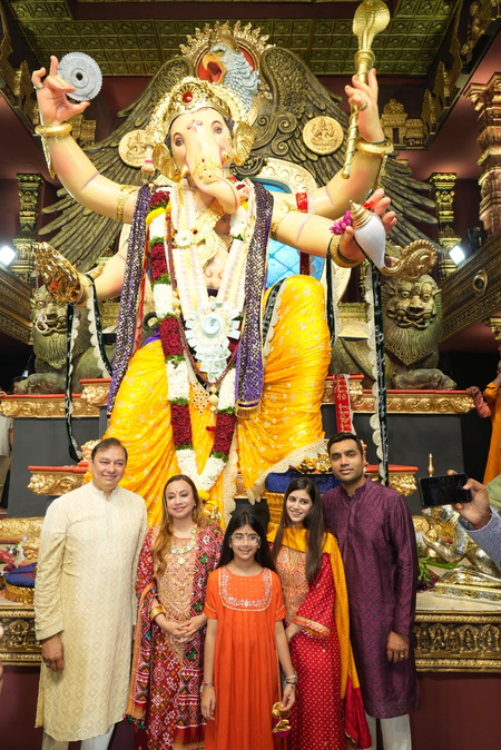 Pranav, Adani, Karan Adani visit historic Chinchpokli Cha Chintamani on Ganesh Chaturthi