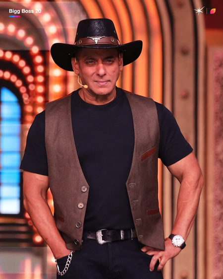 Ganeshotsav effect: Salman Khan appears in playful mood with paparazzi