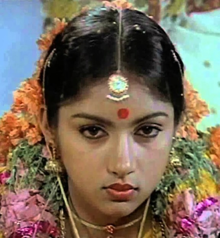 Actress Revathy pens note of gratitude as Tamil cult classic ‘Mann Vasanai’ completes 43 years