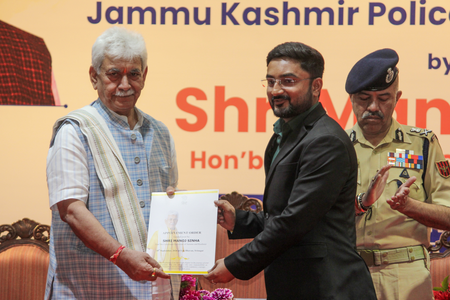 J&K L-G urges new police officers to uphold integrity and duty