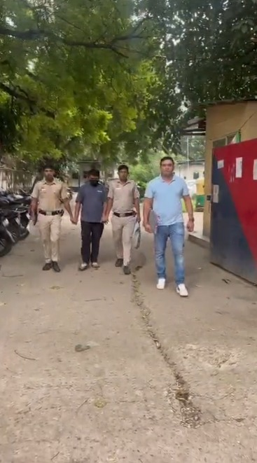 Delhi cheating case: Man arrested, Rs 60 lakh worth jewellery and cash seized