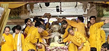Radha Ashtami draws massive crowds to Shri Radha Rani Temple in Barsana