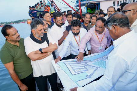 CM Shivakumar makes surprise early morning visit to Karnataka’s Mangaluru port; interacts with fishermen