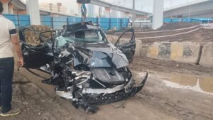 17-year-old among three killed in Mumbai high-end car accident (Lead)