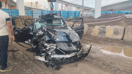 17-year-old among three killed in Mumbai high-end car accident (Lead)