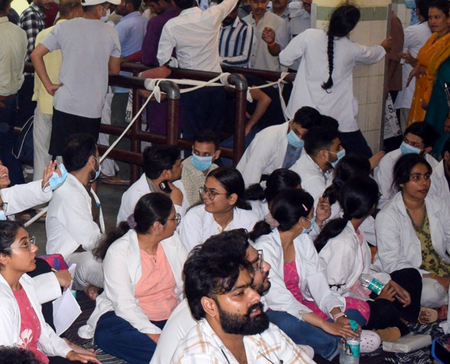Bengal: Doctors, nurses strike after attack at East Burdwan hospital