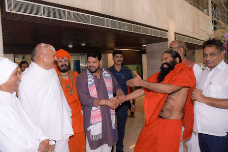 Baba Ramdev, Brij Bhushan Sharan Singh bury the hatchet after meeting