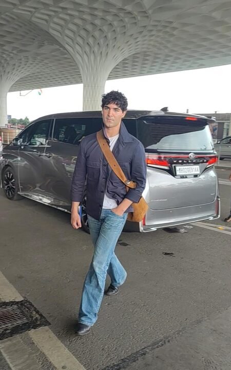 Akshay Kumar’s son Aarav makes rare appearance with mother Twinkle Khanna, sister Nitara at airport, feels shy