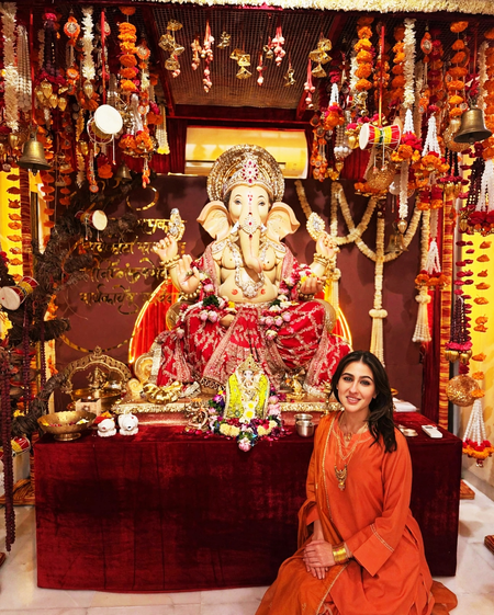 Sara Ali Khan visits Nidhi Dutta’s family Ganpati on last day