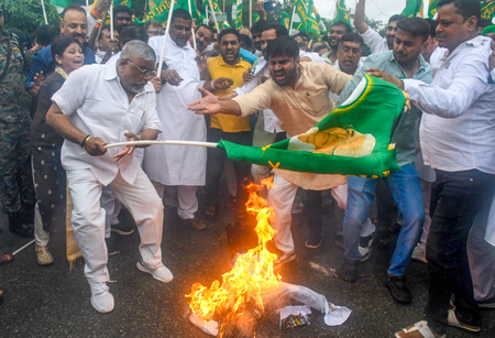 Bihar Congress, RJD protest against CEC Gyanesh Kumar over SIR issues; police use water canons