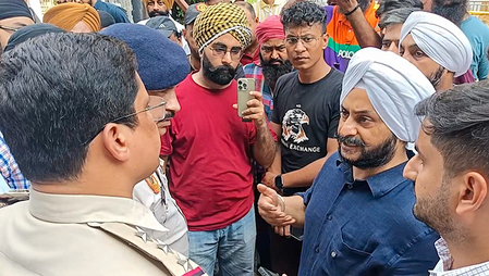 Delhi: PWD engineer, construction firm file police complaints against AAP Tilak Nagar MLA, supporters