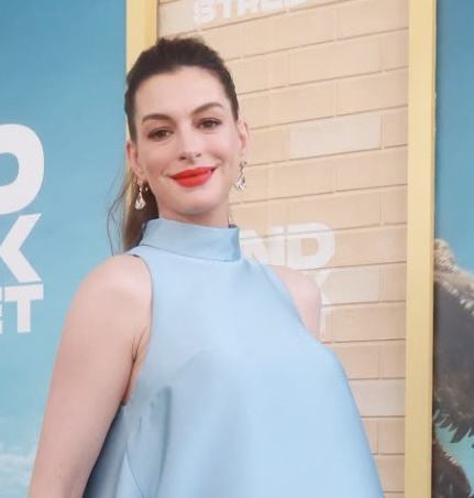 Anne Hathaway explains why she hasn’t appeared on ‘Hot Ones’