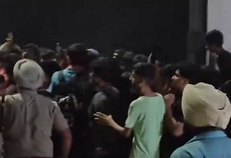 Students’ protest turns violent in Punjab; three police vehicles set afire (Lead)