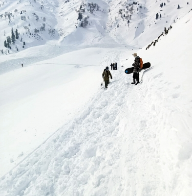 Nepal: At least four dead in avalanche at Himlung base camp