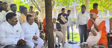 K’taka govt invites Abhinava Gavisiddeshwara Mahaswamiji to inaugurate Mysuru Dasara; CM Shivakumar urges people to witness cultural grandeur