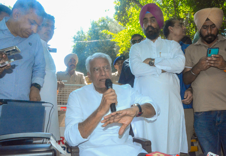 Punjab: Sunil Jakhar alleges AAP leaders occupying ministers’ residences