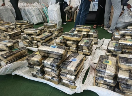 Iranian boat carrying drugs worth Rs 3,000 crore seized in Lakshadweep, five Pak nationals held (Ld)