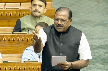 Congress’ dirty linen refuses to stay private in Kerala