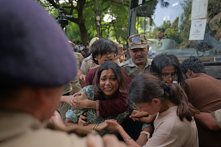 Delhi Police slams misleading social media claims over ‘assault’ on female protesters