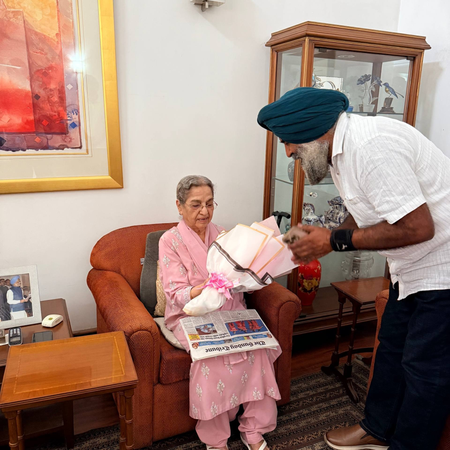New Punjab Congress president meets former PM Manmohan Singh’s wife, takes her blessings