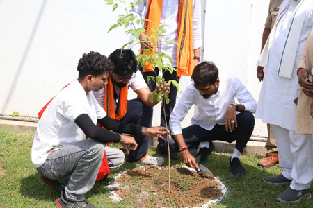 BJYM’s ‘Seva Sankalp Yatra’ enters Madhya Pradesh after 18 days of seva