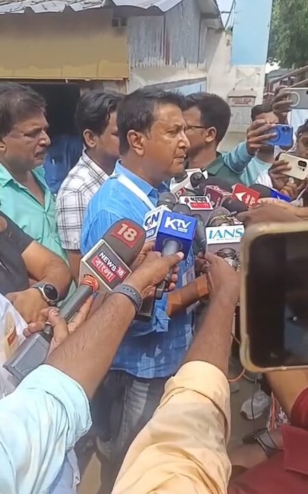 Bengal bypolls: Cong candidate stages sit-in, seeks repolling at Rejinagar