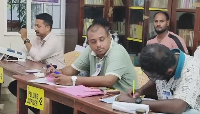 Strong turnout as polling ends in Tamil Nadu, Puducherry bypolls