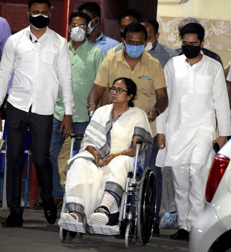 Mamata’s 2021 ‘Khela Hobe’ leg injury returns to Bengal politics, now over medical records