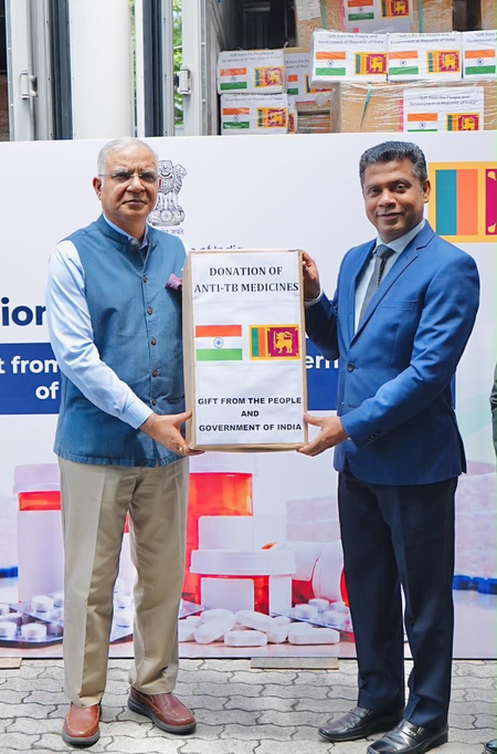 India hands over three tonnes of anti-tuberculosis medicines to Sri Lanka