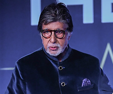 Amitabh Bachchan pays emotional tribute to late Nana Patekar