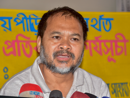 Akhil Gogoi calls off satyagraha after talks with Assam ministers over flood relief