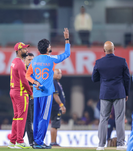 2nd T20I: Motie replaces Forde as WI elect to bowl in Ranchi