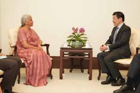 India, Singapore look at further cementing economic ties