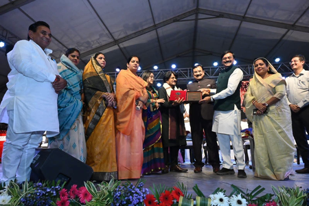 MP: National Kishore Kumar Samman conferred upon Raghuveer Yadav