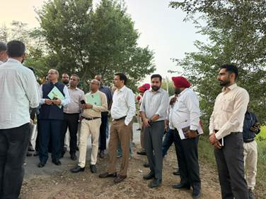 Punjab: CAQM team reviews steps against stubble burning in Moga