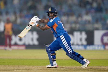 1st T20I: Deepti, Niki knocks rescue India from 19/4, beat Zimbabwe by four wickets (ld)