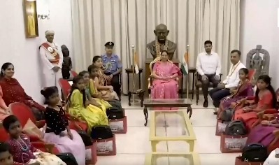 Karnataka Guv Sudha Yadav celebrates Navaratri with underprivileged girls, performs Kanya Pujan at Lok Bhavan