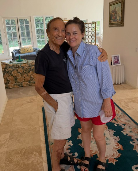 Alicia Silverstone celebrates father’s 93rd birthday, shares heartwarming moments with him