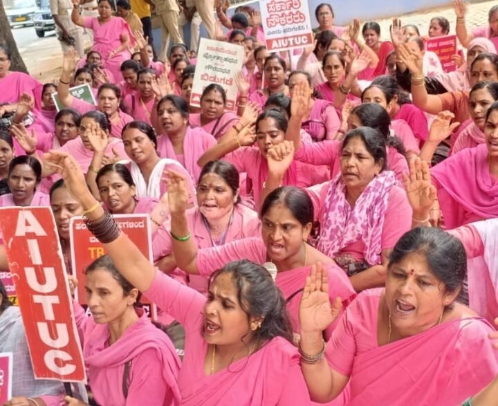 K’taka ASHA Workers Week-Long Protest Highlights Demand for ₹15,000 Monthly Honorarium