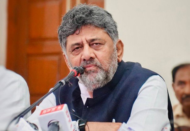 Shivakumar Appeals to Sugarcane Farmers to End Protest, Seeks Meeting with PM Modi