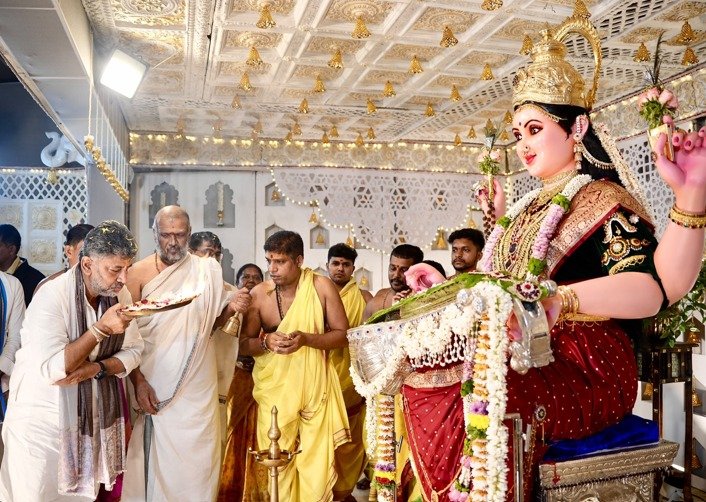 CM D.K. Shivakumar worships Lord Gokarnanatha and Goddess Sharada at Kudroli Dasara