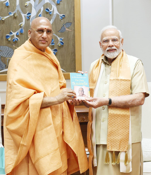 Swami Avdheshanand Giri lauds PM Modi’s governance, hails ‘uninterrupted devotion’ to nation