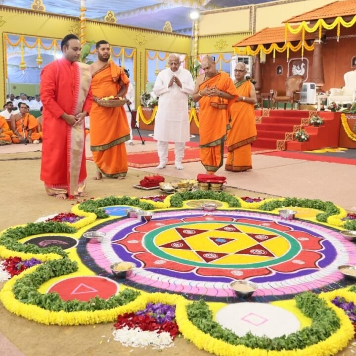 ‘Gayatri Mantra Should Not Be Chanted for Material Gains’: Sadguru Madhusudan Sai